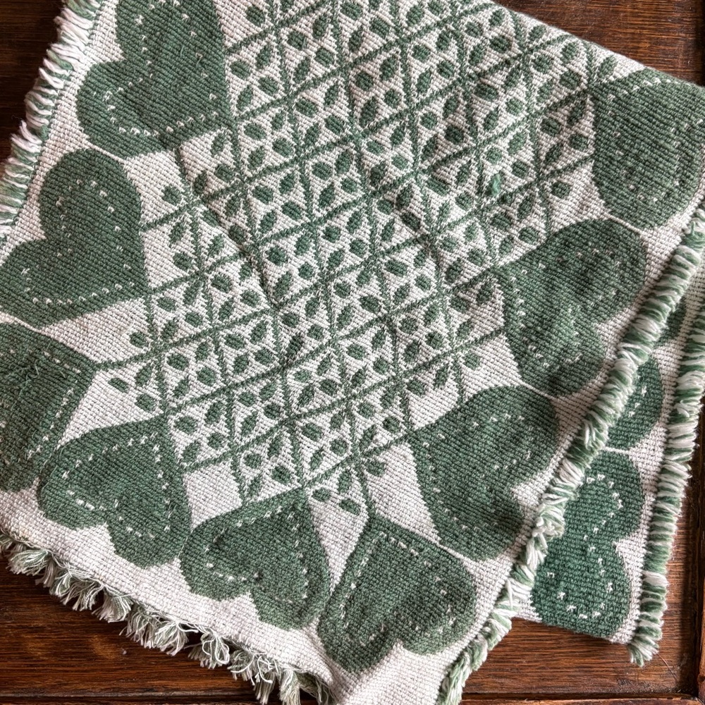 Woven heart print table runner - green and cream